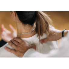 肩颈头背按摩   SHOULDER, HEAD & BACK MASSAGE （60min）